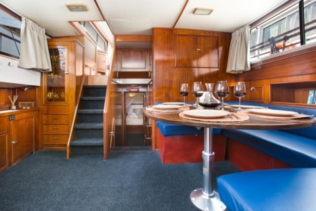 Отель Charming Boat In Barcelona - Perfect Getaway Сан-Адриан-де-Бесос Экстерьер фото